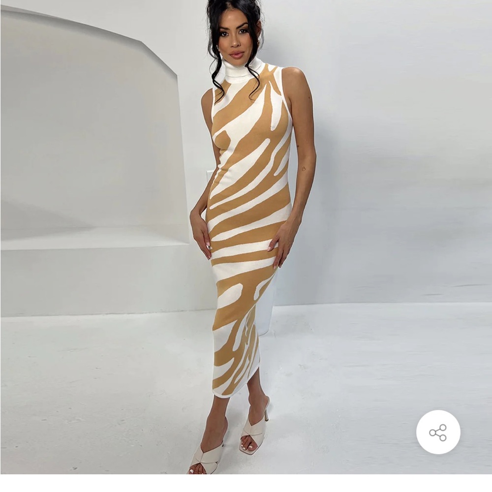 TURTLENECK SLEEVELESS BODYCON STRIPE MIDI SWEATER DRESS size small